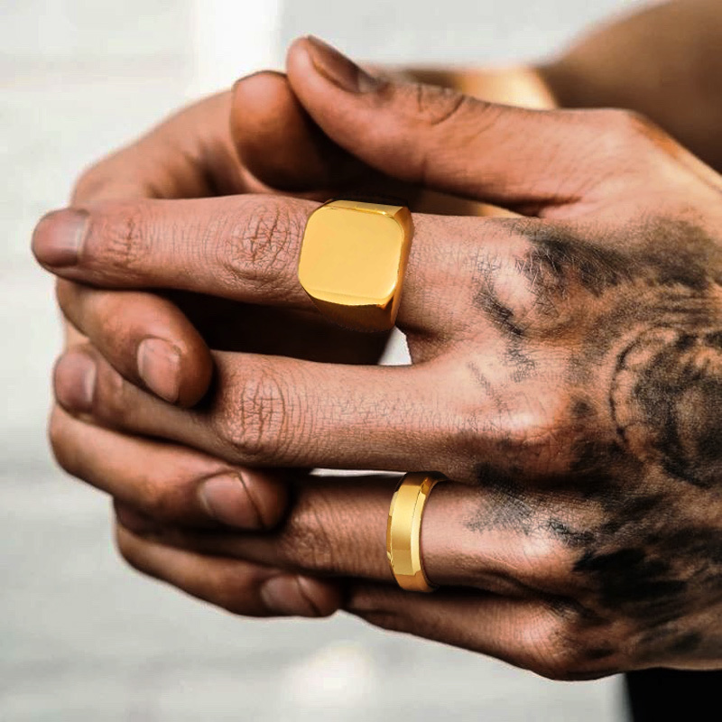 Mens Signet Ring - Vnox สีทองแหวนสําหรับผู้ชายผู้หญิง,Simple Glossy สแตนเลสงานแต่งงาน,Signet ซ้อนแหวนนิ้วมือเครื่องประดับของขวัญ