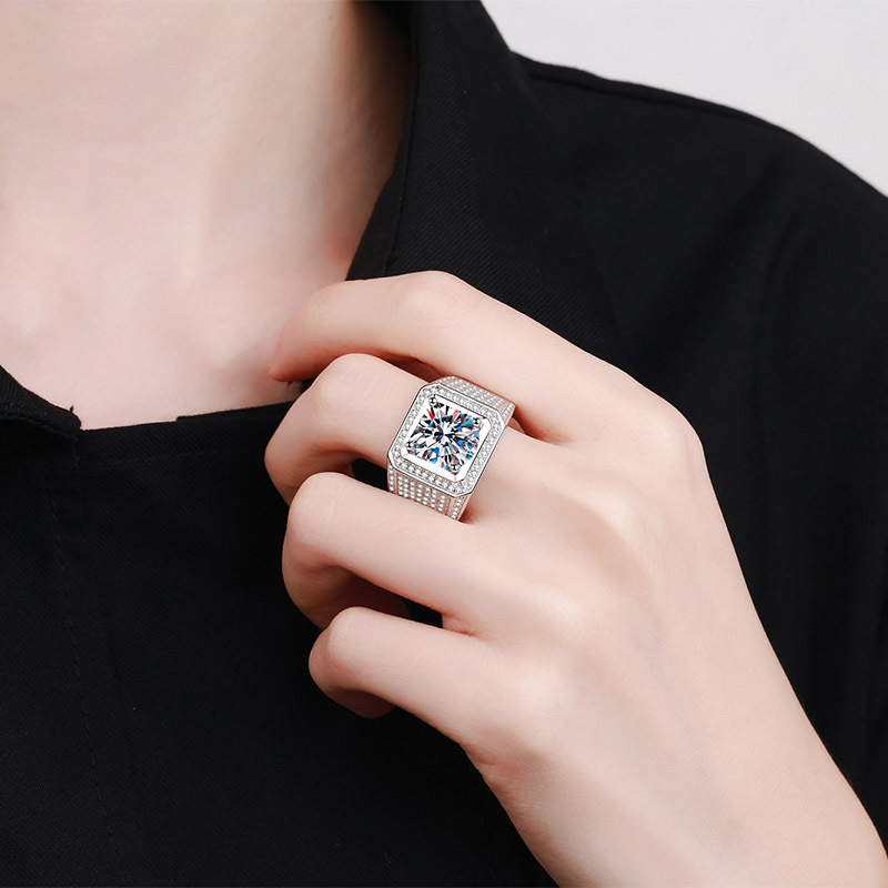 แหวนมอยซาไนต์ทรงสี่เหลี่ยม D-C - Mens Signet Ring บทวิจารณ์และราคา
